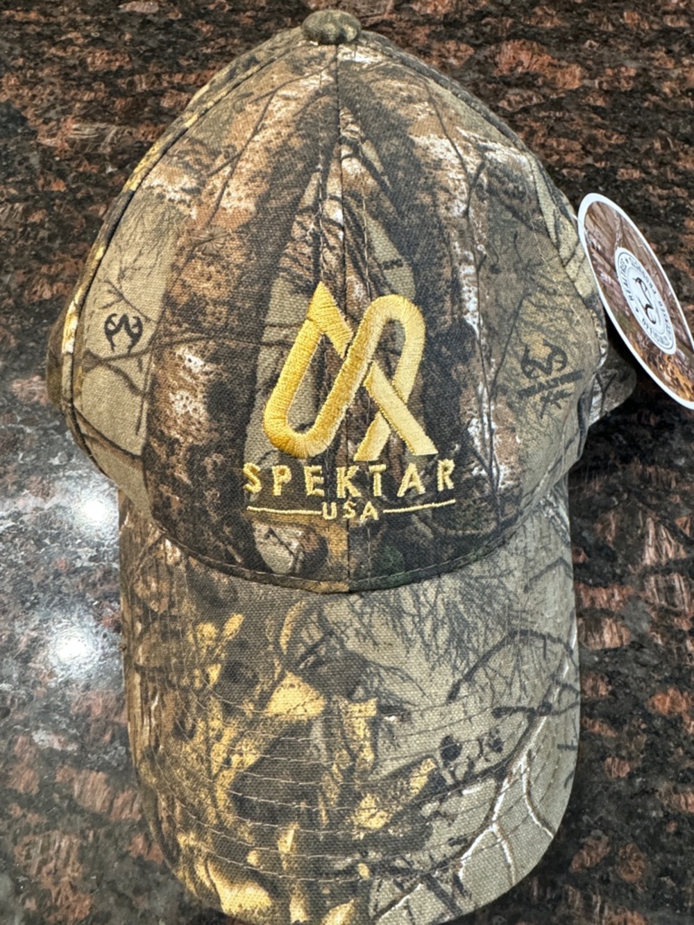 NWT Realtree Camo Hat